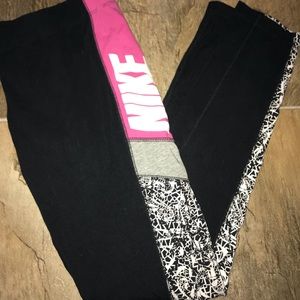 Nike Patterned Leggings